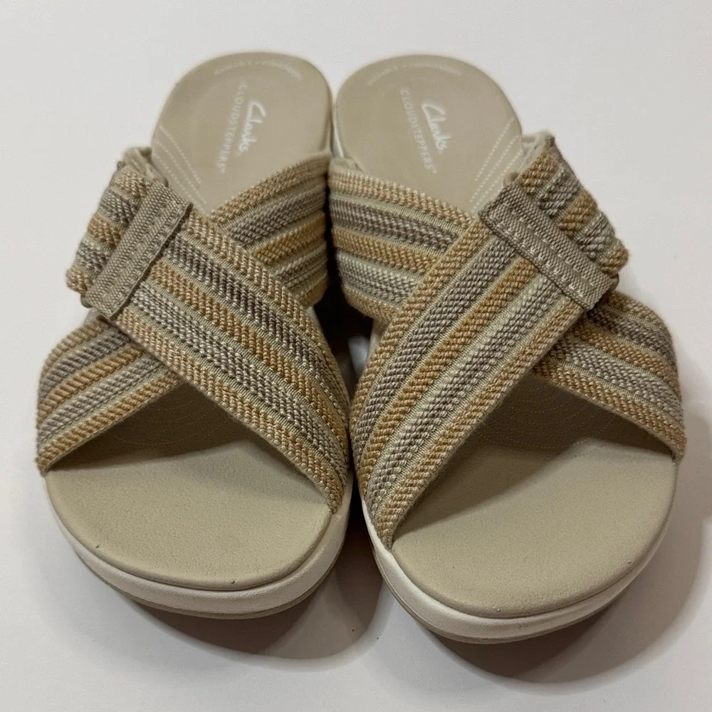 Clarks Women's Tan Strappy Sandals Arla Belle 8.5 NEW